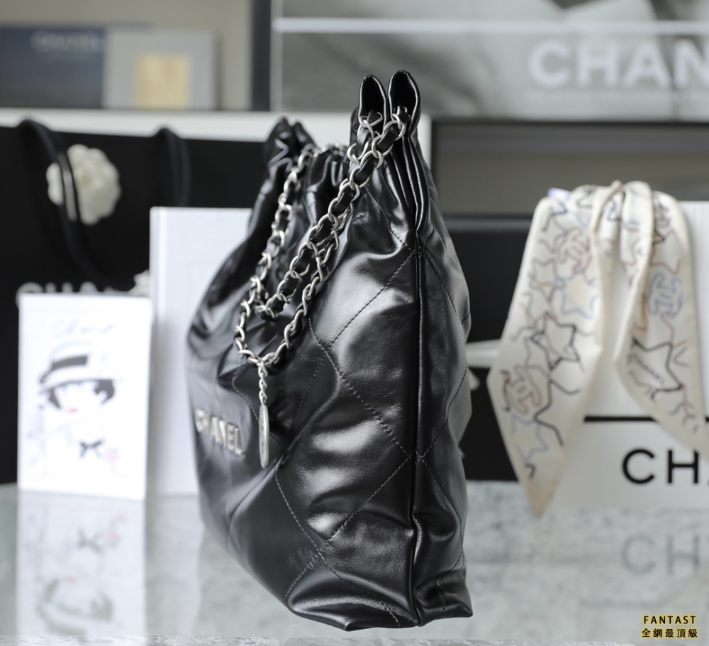 Chanel 22s|  黑色 22bag 中號