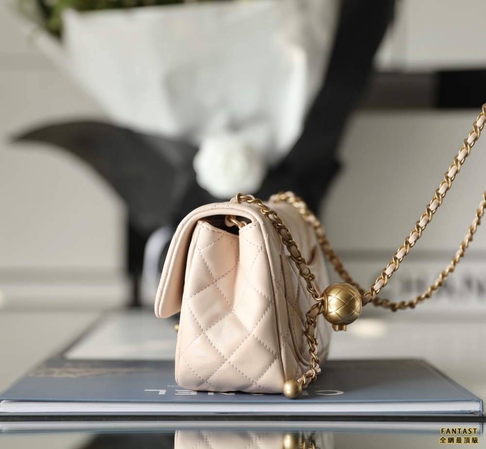 CHANEL Square mini口蓋包 淺奶茶 
