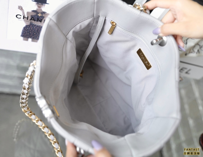 Chanel22/23秋冬 ShoppingBag19購物袋 淺灰