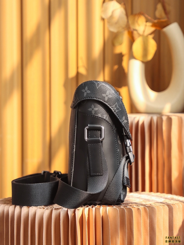 LV 路易威登 VOYAGER郵差包 #M40511#