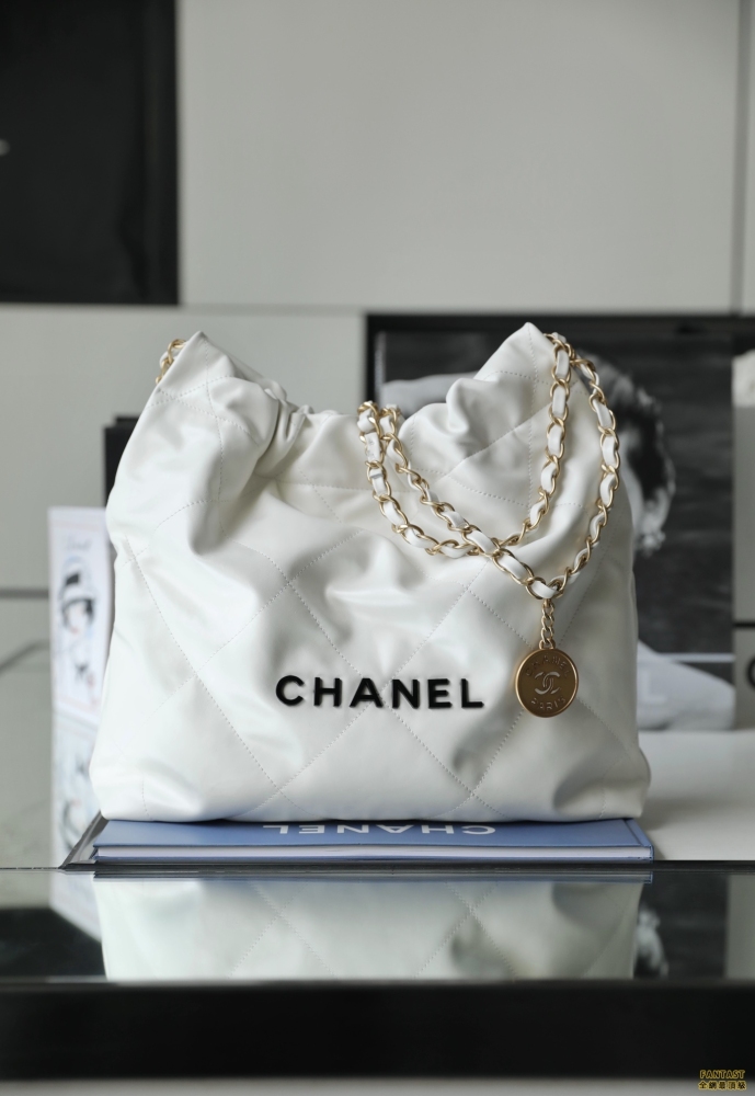 Chanel 22s|  白色黑扣  22bag小號