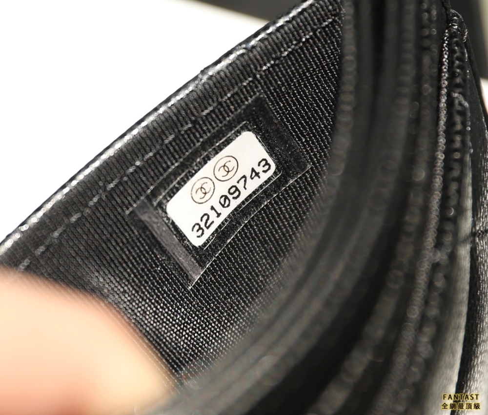 CHANEL 22s｜春夏 滿鑽雙