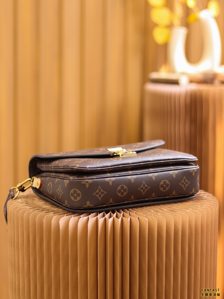 LV 路易威登 POCHETTE METIS M44875