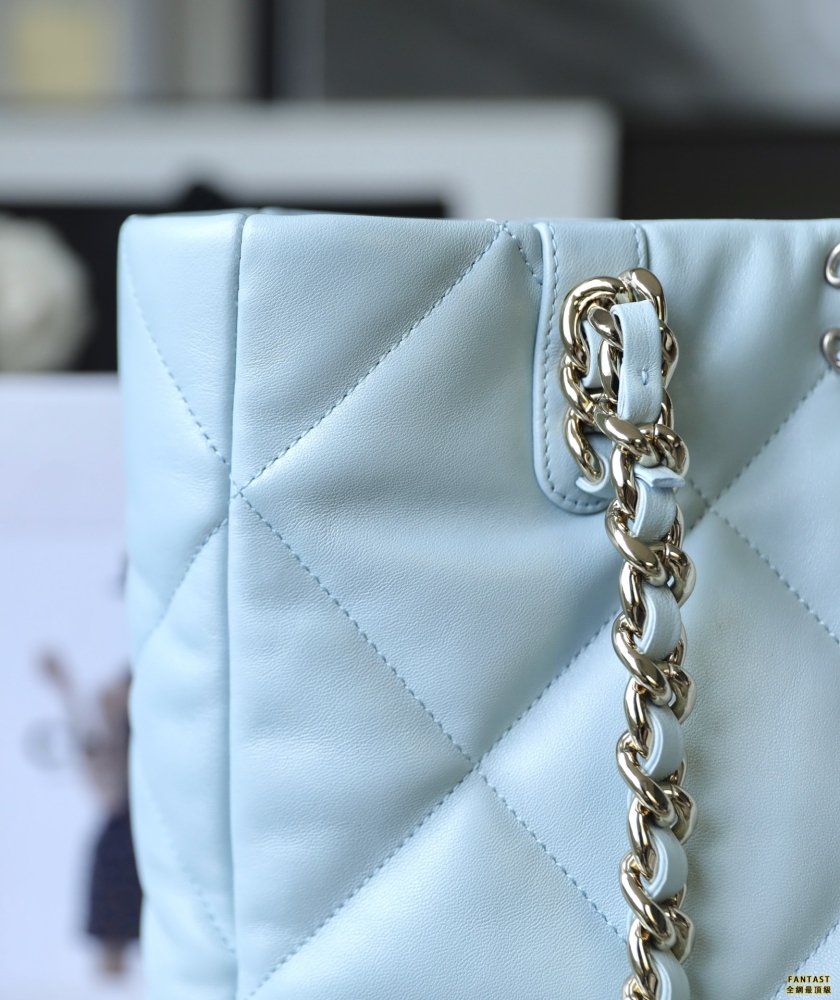 Chanel22/23秋冬 ShoppingBag19購物袋 淡藍