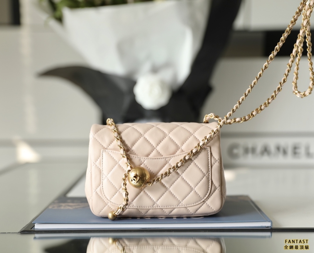 CHANEL Square mini口蓋包 淺奶茶 