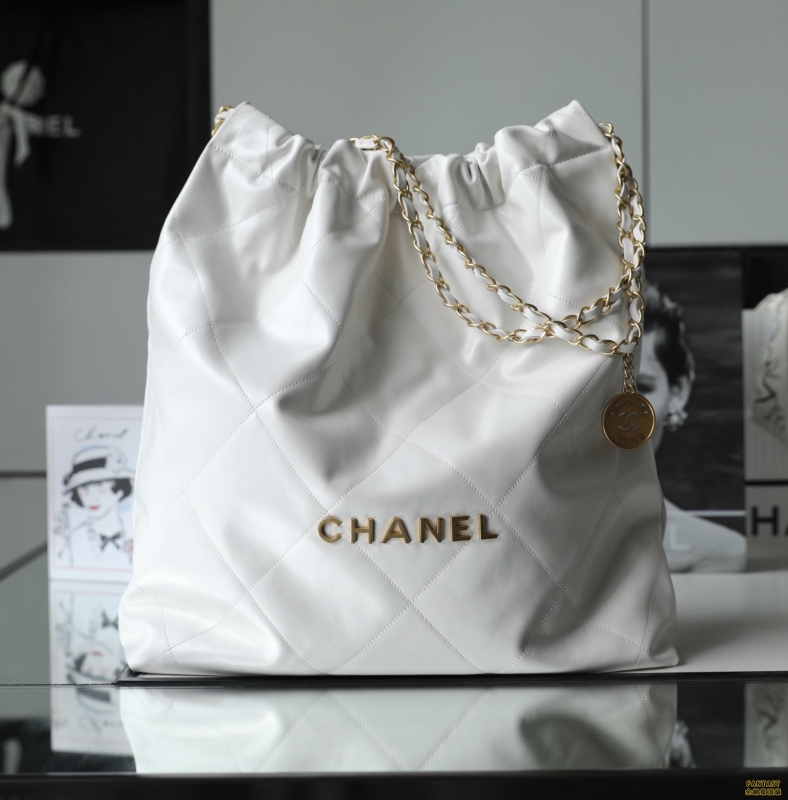 Chanel 22s|  白色金扣 22bag中號