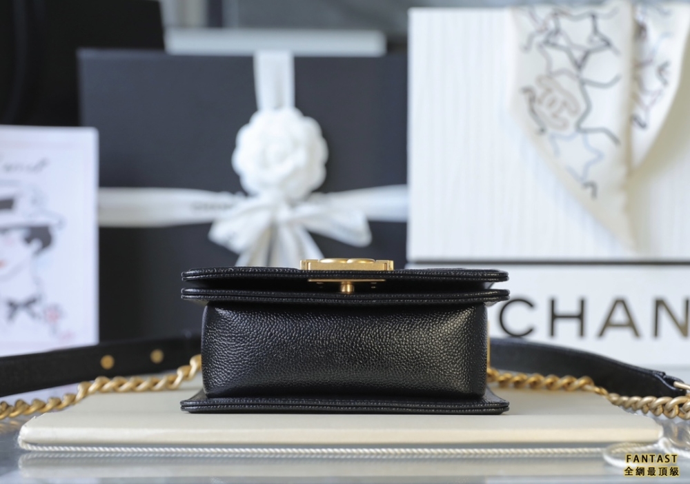Chanel 22s｜春夏 當季最愛Mini Leboy黑色