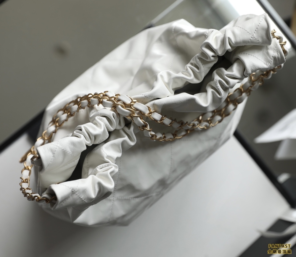 Chanel 22s | 白色/黑扣 22bag大號