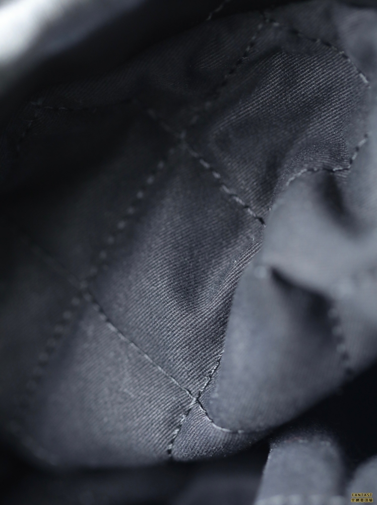 Chanel 22s|  黑色金扣 22bag小號