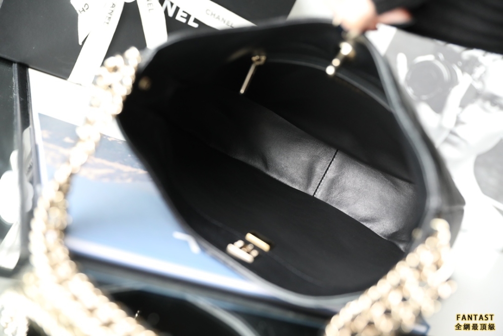 CHANEL 22P 春夏 Hobo腋下包 嬉皮包 黑色