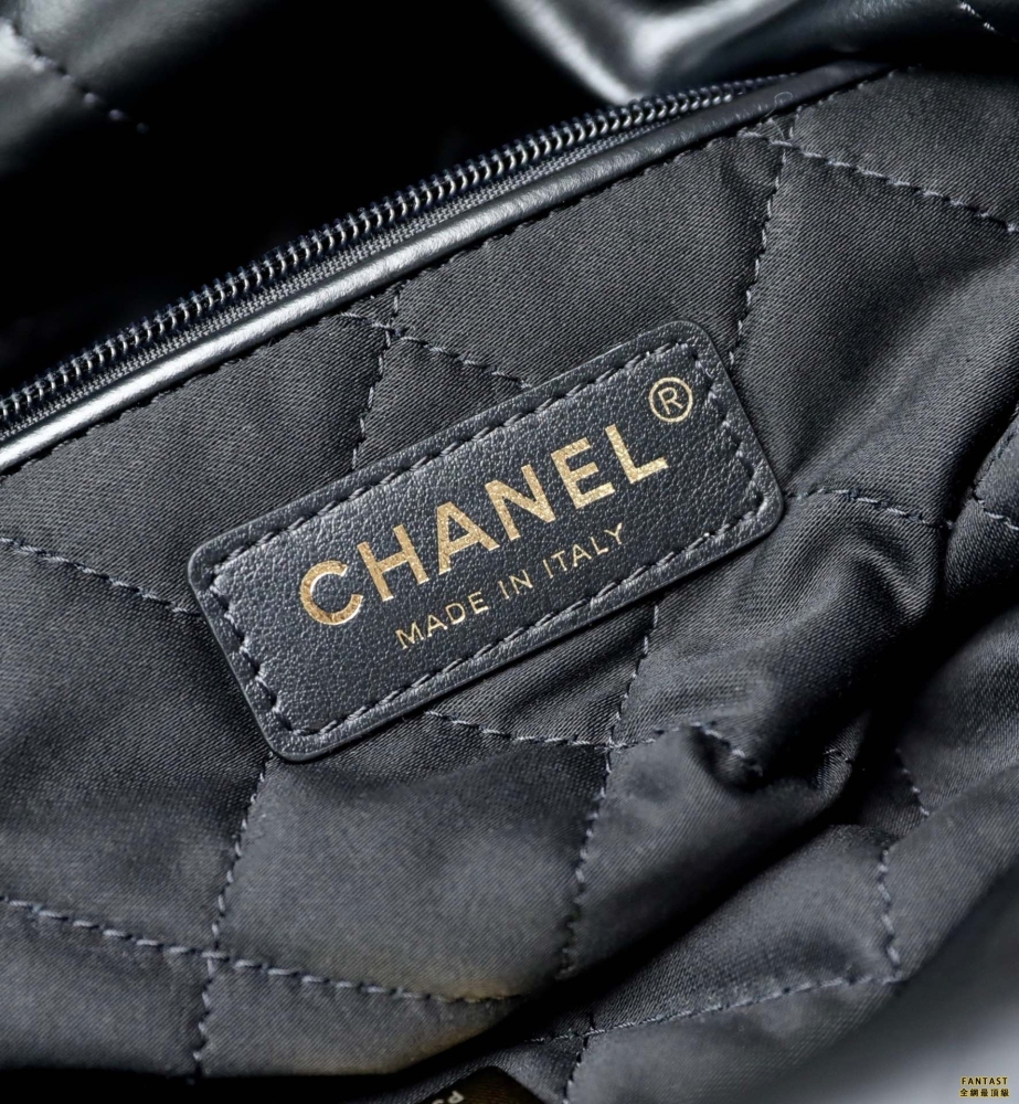 Chanel 22s|  黑色白扣  22bag中號