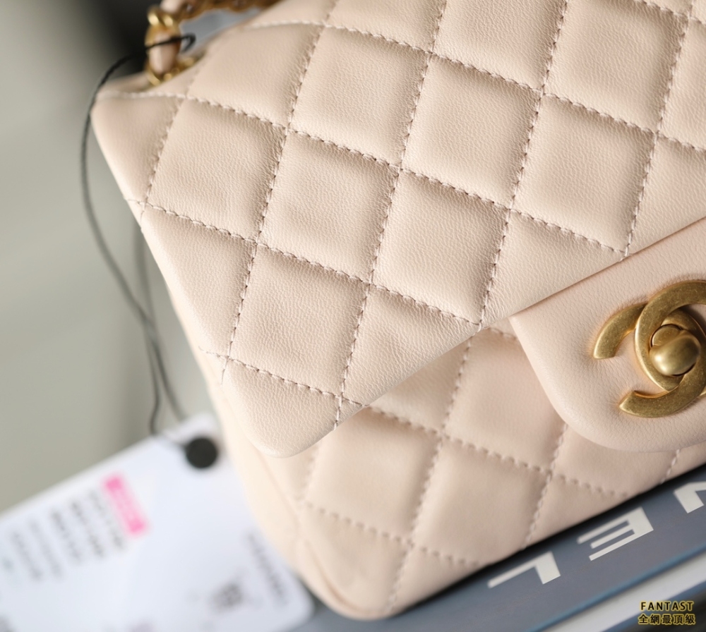CHANEL Square mini口蓋包 淺奶茶 