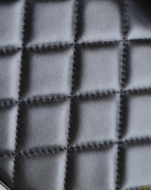 Chanel22/23秋冬系列 琺瑯手柄鏈條口蓋包 中號 黑色