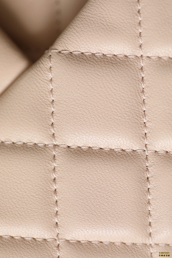 CHANEL Square mini口蓋包 淺奶茶 