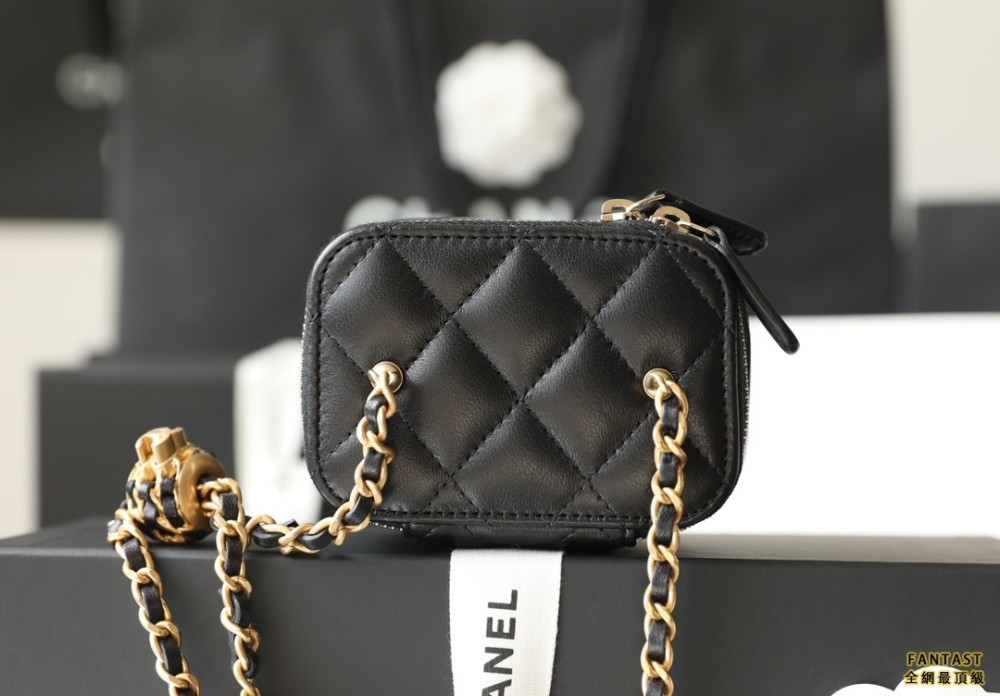 CHANEL 香奈儿 鏤空球口紅包 核桃金球 mini 盒子 黑色