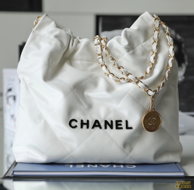 Chanel 22s|  白色金扣 22bag小號