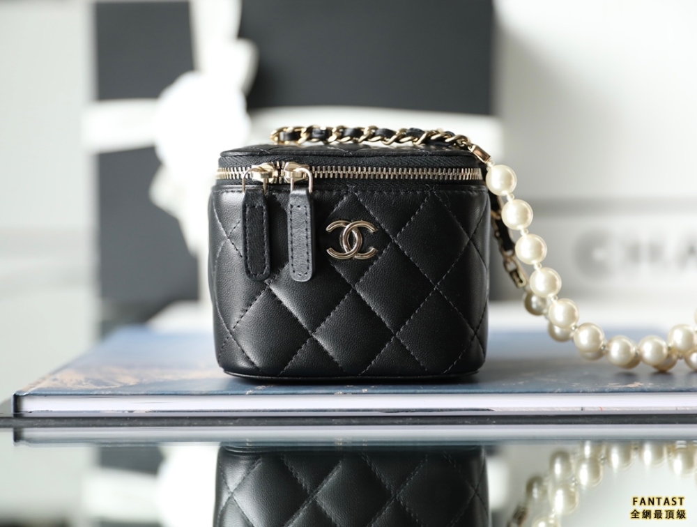 CHANEL22P春夏 珍珠鏈條小盒子包 黑色