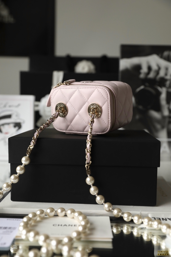 Chanel 22P｜春夏系列 珍珠鏈條小盒子包 粉色