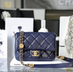 Chanel 22A手工坊 金幣口蓋包 大mini藍色