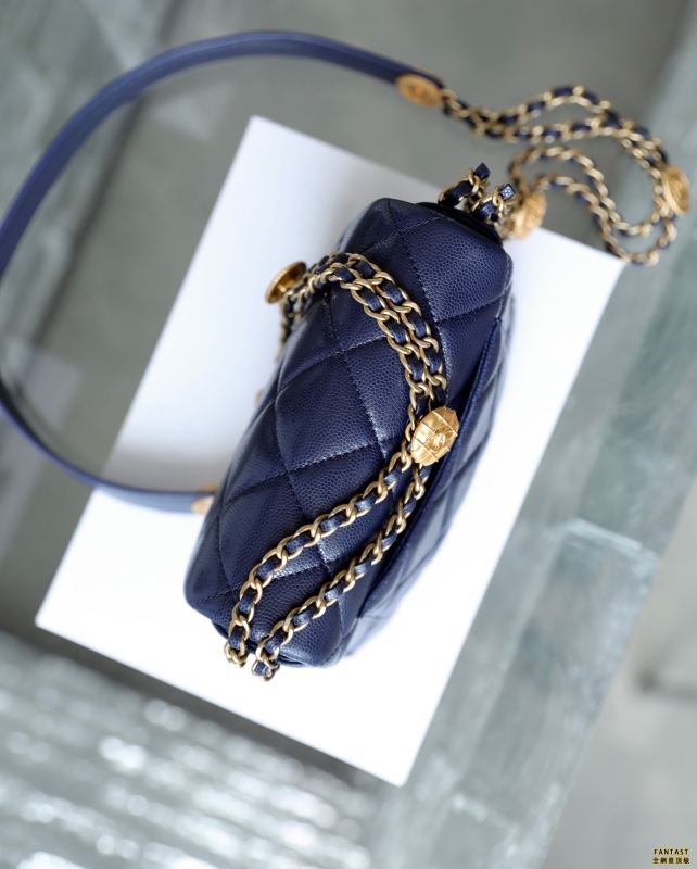 Chanel 22A手工坊 金幣口蓋包 mini藍色