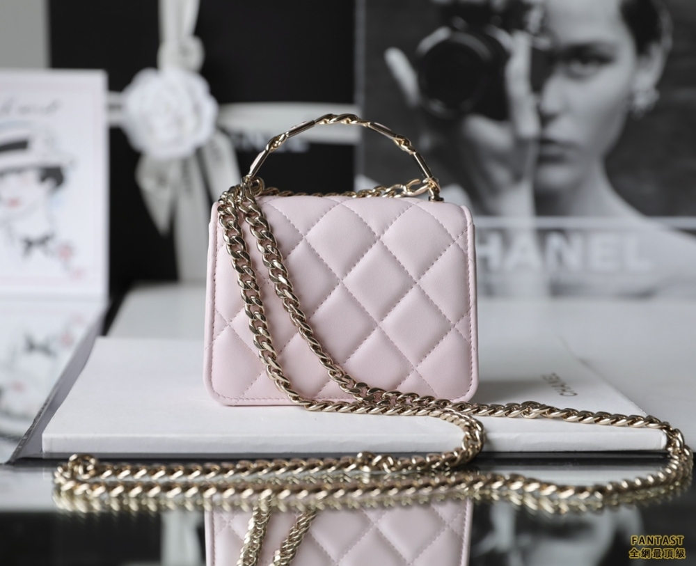 Chanel 22s春夏｜淡粉色 琺瑯手柄mini鏈條包