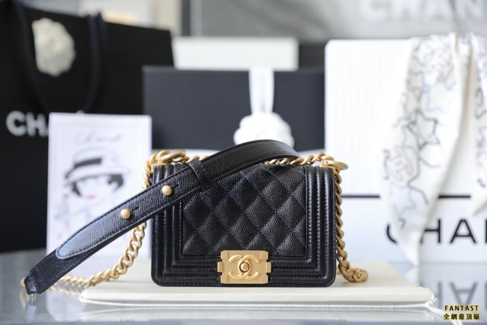 Chanel 22s｜春夏 當季最愛Mini Leboy黑色