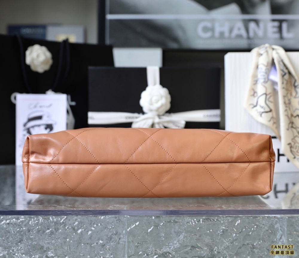 Chanel 22s|  焦糖色/金字  22bag 中號