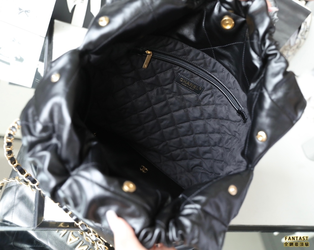 Chanel 22s|  黑色金扣 22bag中號
