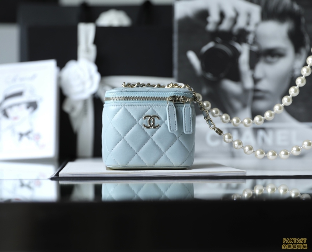 CHANEL22P春夏 珍珠鏈條小盒子包 淡蓝