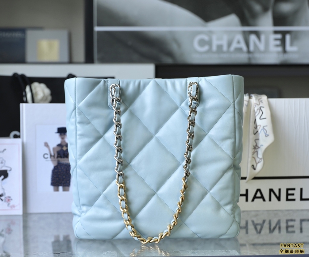 Chanel22/23秋冬 ShoppingBag19購物袋 淡藍