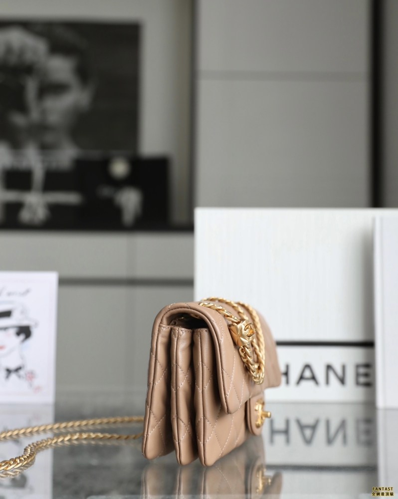 Chanel 22K秋冬 小金柱調節鏈口蓋包小號 奶茶色 