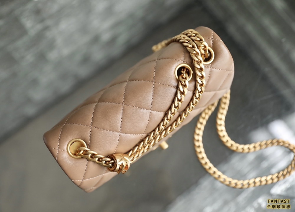 Chanel 22K秋冬 小金柱調節鏈口蓋包小號 奶茶色 