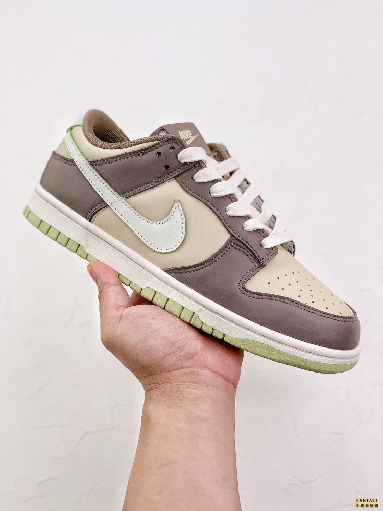 NIKE DUNK SB LOW 深棕米白