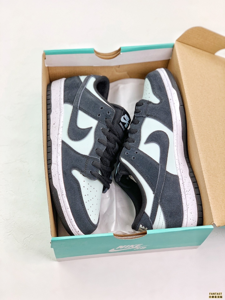 Nike SB Dunk 「Barely Green」 小鉆石