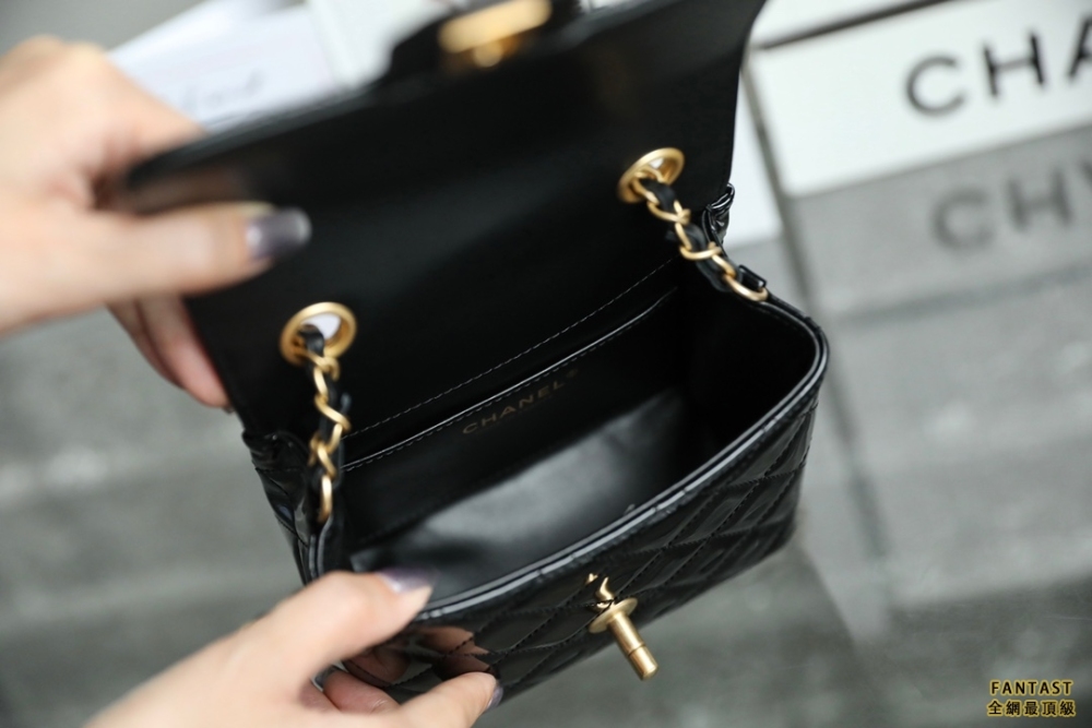 Chanel 22k秋冬 Mini口蓋包/方胖子 漆皮黑色 