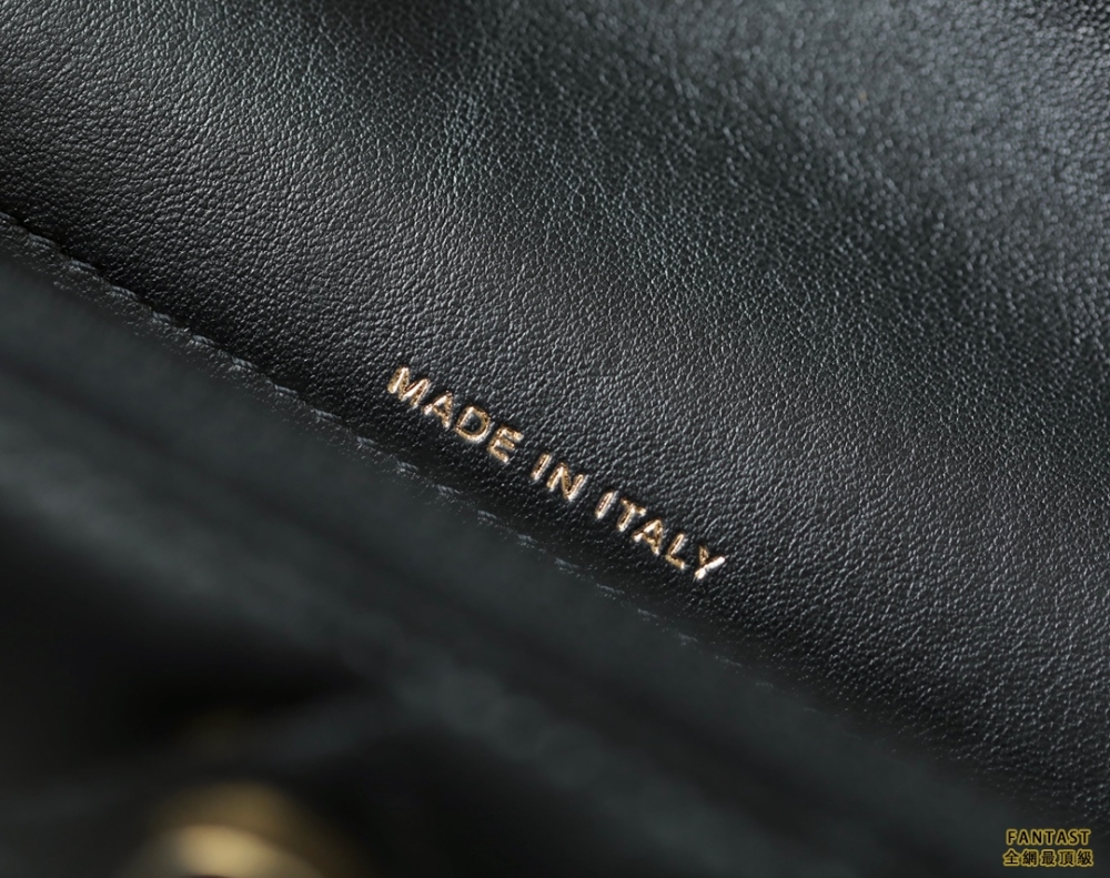 Chanel 22k秋冬 小金柱調節鏈手機包 黑色