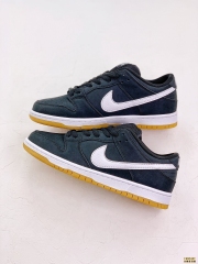 Nike SB Dunk 「Black Gum」 黑白生膠