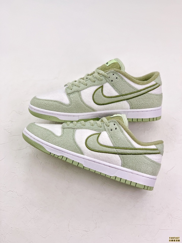 Nike Dunk Low 「Fleece」 白綠羊絨