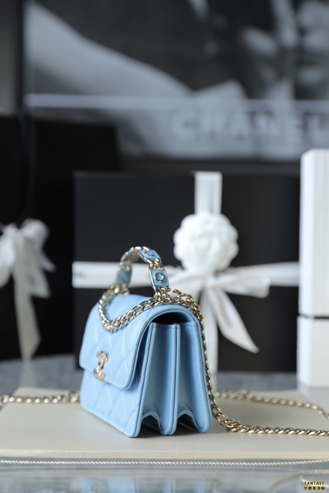琺瑯手柄mini鏈條包 Chanel 22s春夏｜淺藍色