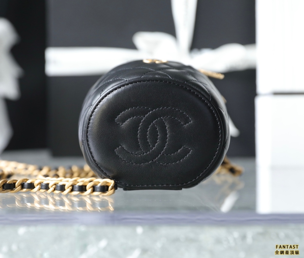 Chanel 22a手工坊系列｜ 鏈條手柄化妝小桶包 黑色
