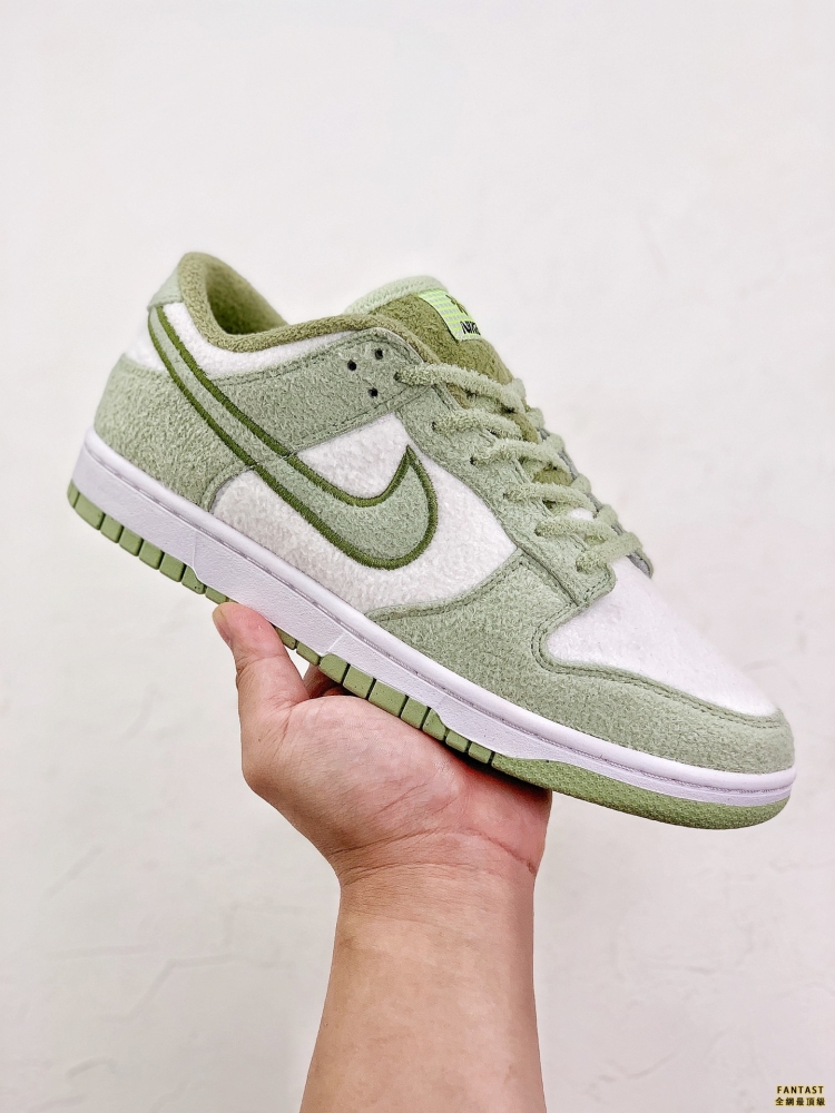 Nike Dunk Low 「Fleece」 白綠羊絨