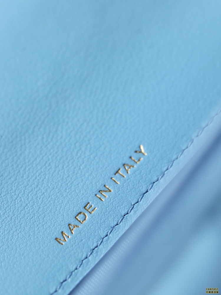 琺瑯手柄mini鏈條包 Chanel 22s春夏｜淺藍色