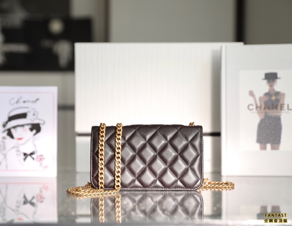 Chanel 22k秋冬 小金柱調節鏈手機包 深棕