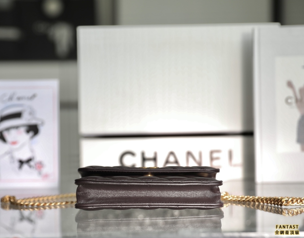 Chanel 22k秋冬 小金柱調節鏈手機包 深棕