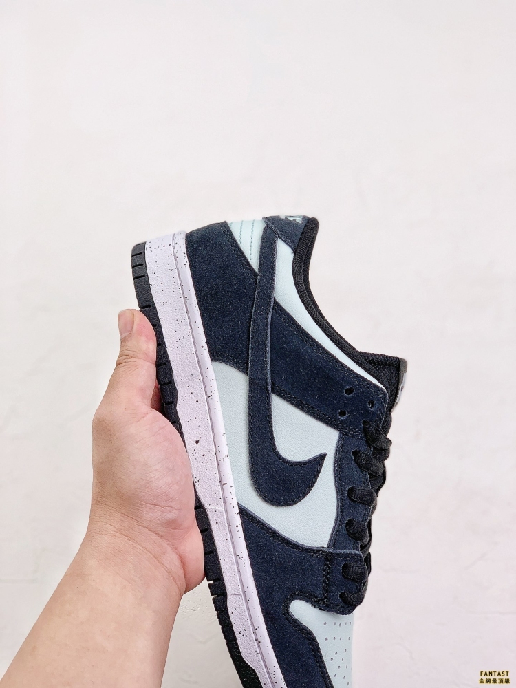 Nike SB Dunk 「Barely Green」 小鉆石