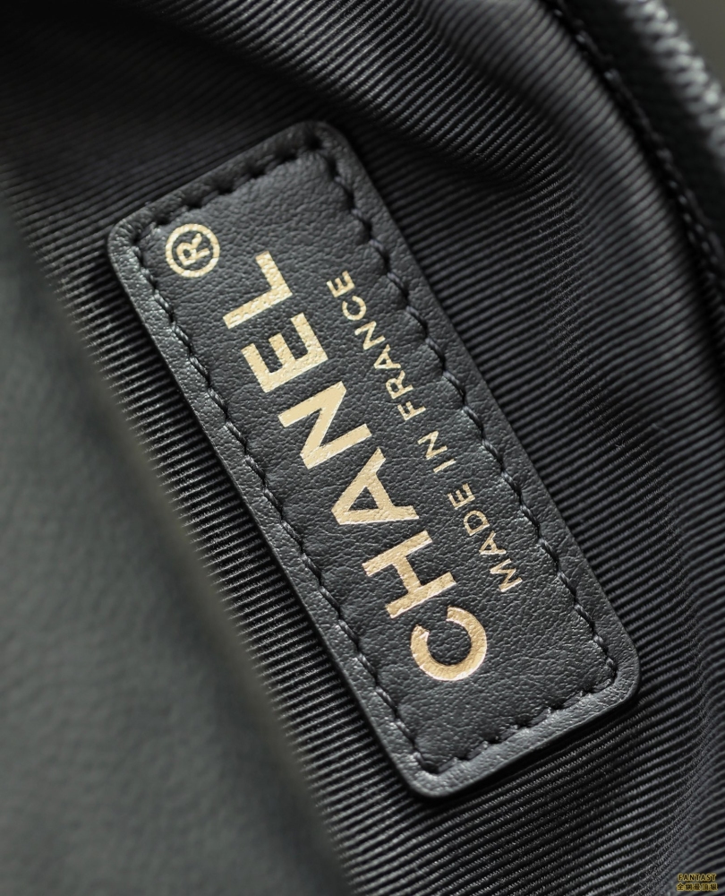 Chanel 22K秋冬 手柄口蓋包/郵差包 黑色