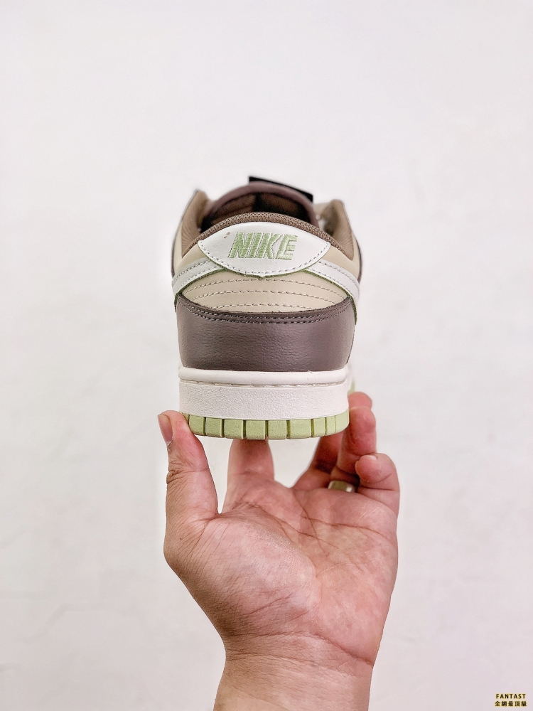 NIKE DUNK SB LOW 深棕米白