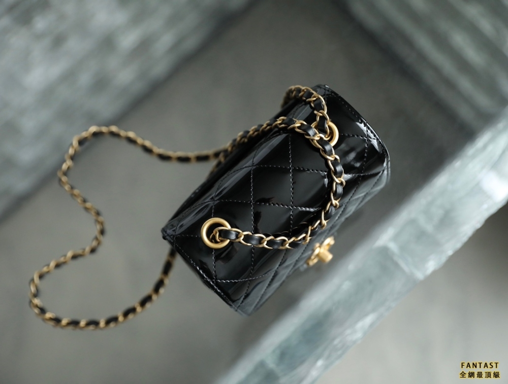 Chanel 22k秋冬 Mini口蓋包/方胖子 漆皮黑色 