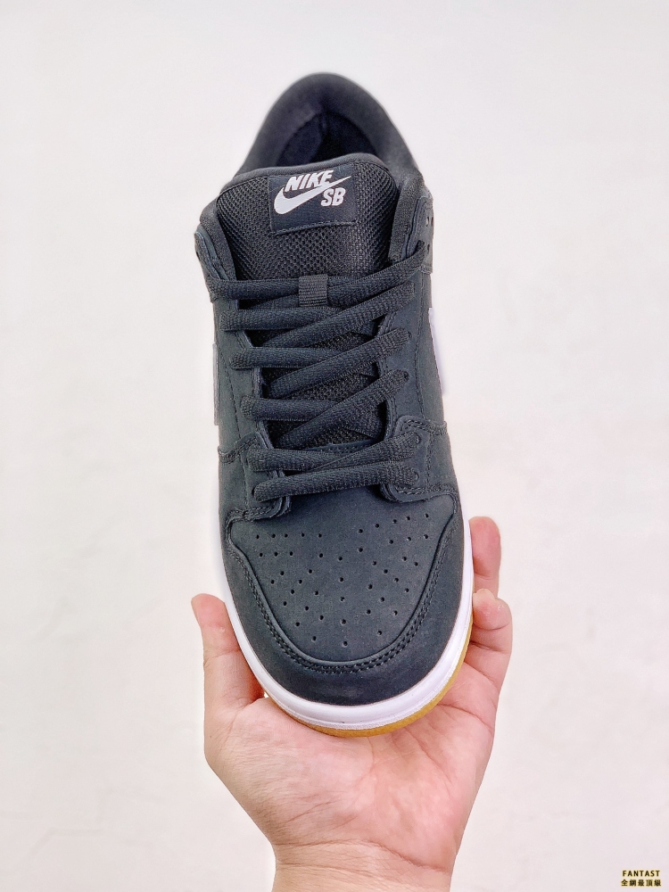 Nike SB Dunk 「Black Gum」 黑白生膠