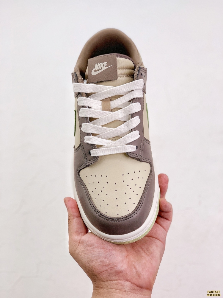 NIKE DUNK SB LOW 深棕米白